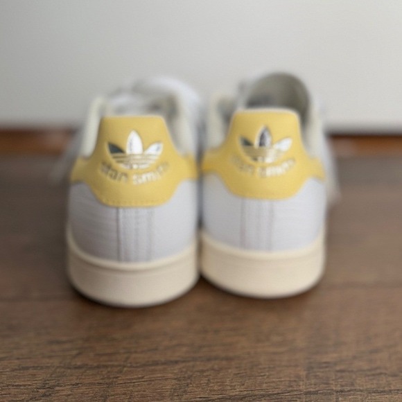 Adidas Stan Smith Women's White Yellow Sneakers SZ 7 - Picture 5 of 12